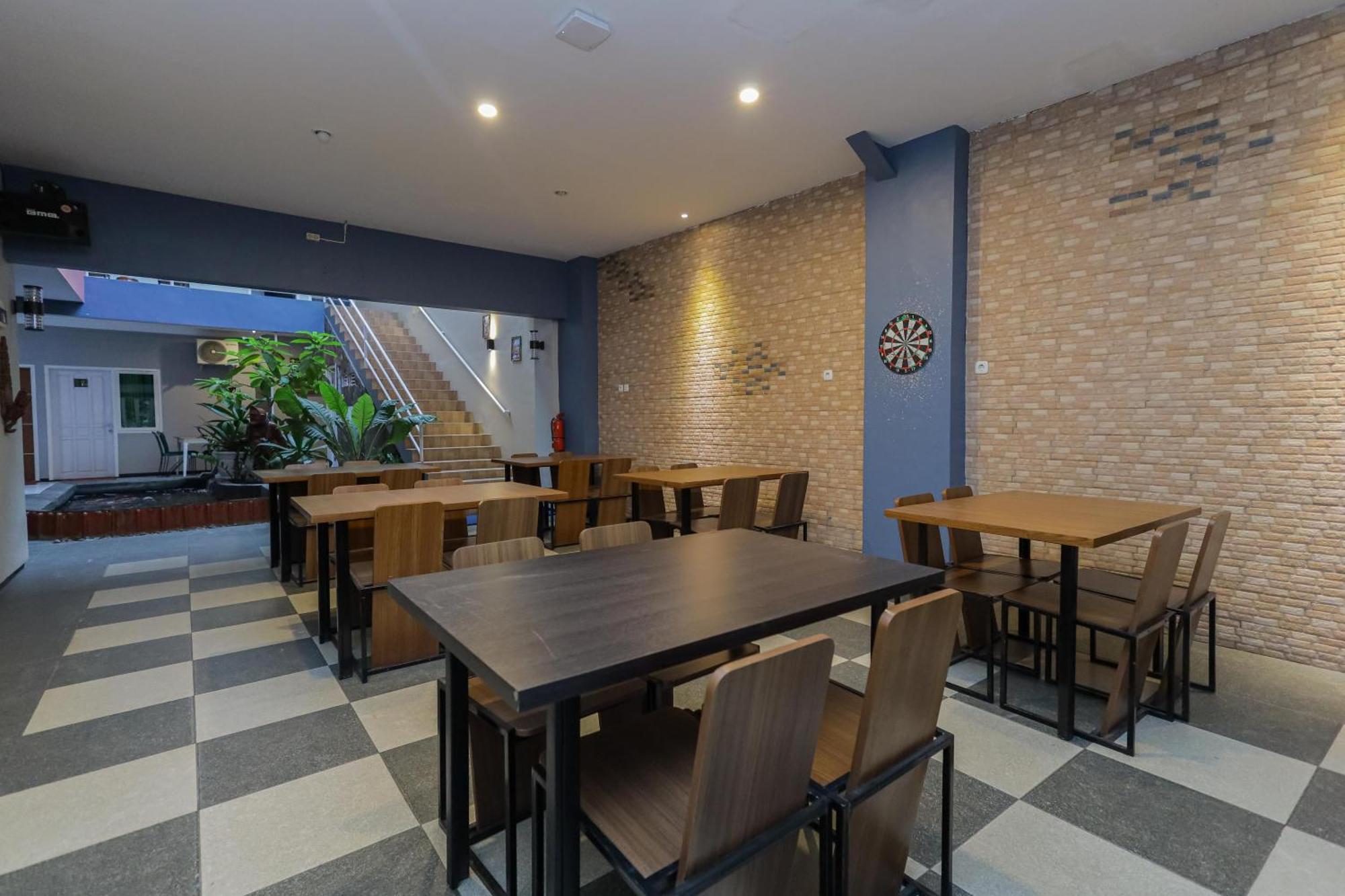 Reddoorz Plus At Swun Stay Raya Langsep Malang Kültér fotó