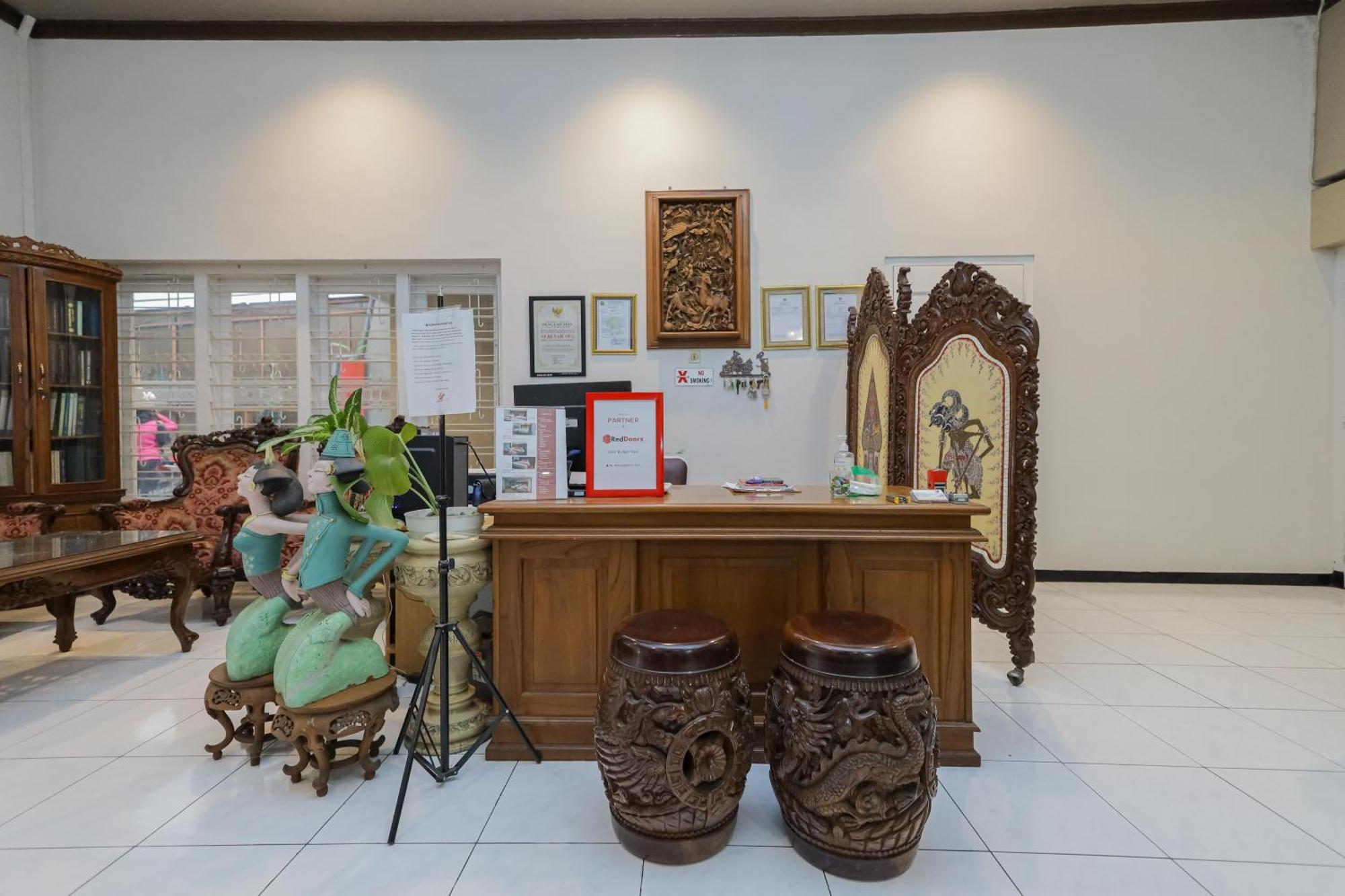 Reddoorz Plus At Swun Stay Raya Langsep Malang Kültér fotó