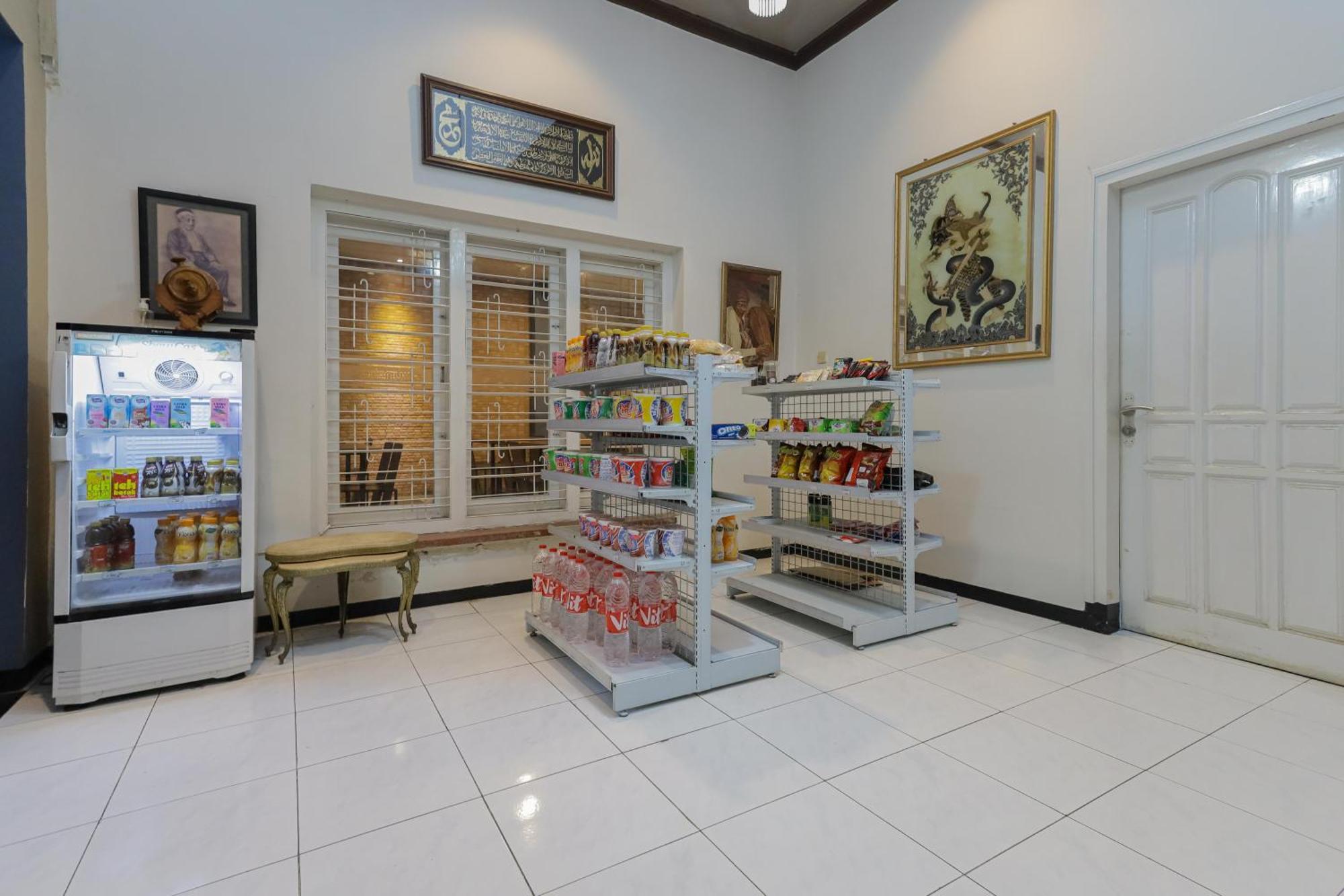 Reddoorz Plus At Swun Stay Raya Langsep Malang Kültér fotó