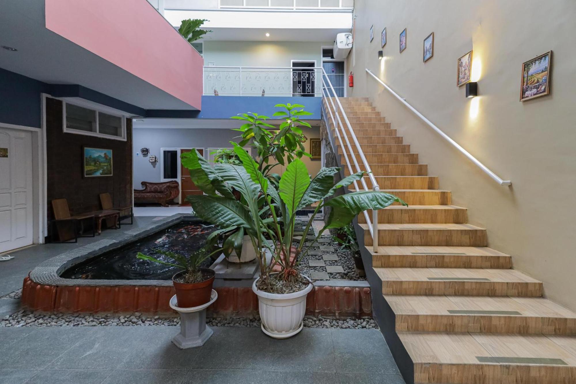 Reddoorz Plus At Swun Stay Raya Langsep Malang Kültér fotó