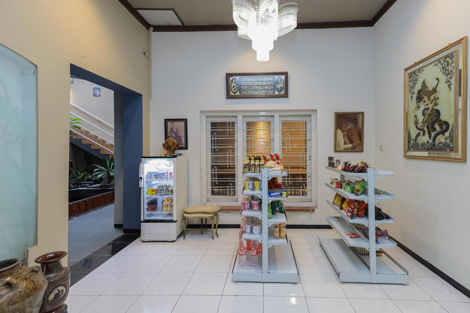 Reddoorz Plus At Swun Stay Raya Langsep Malang Kültér fotó