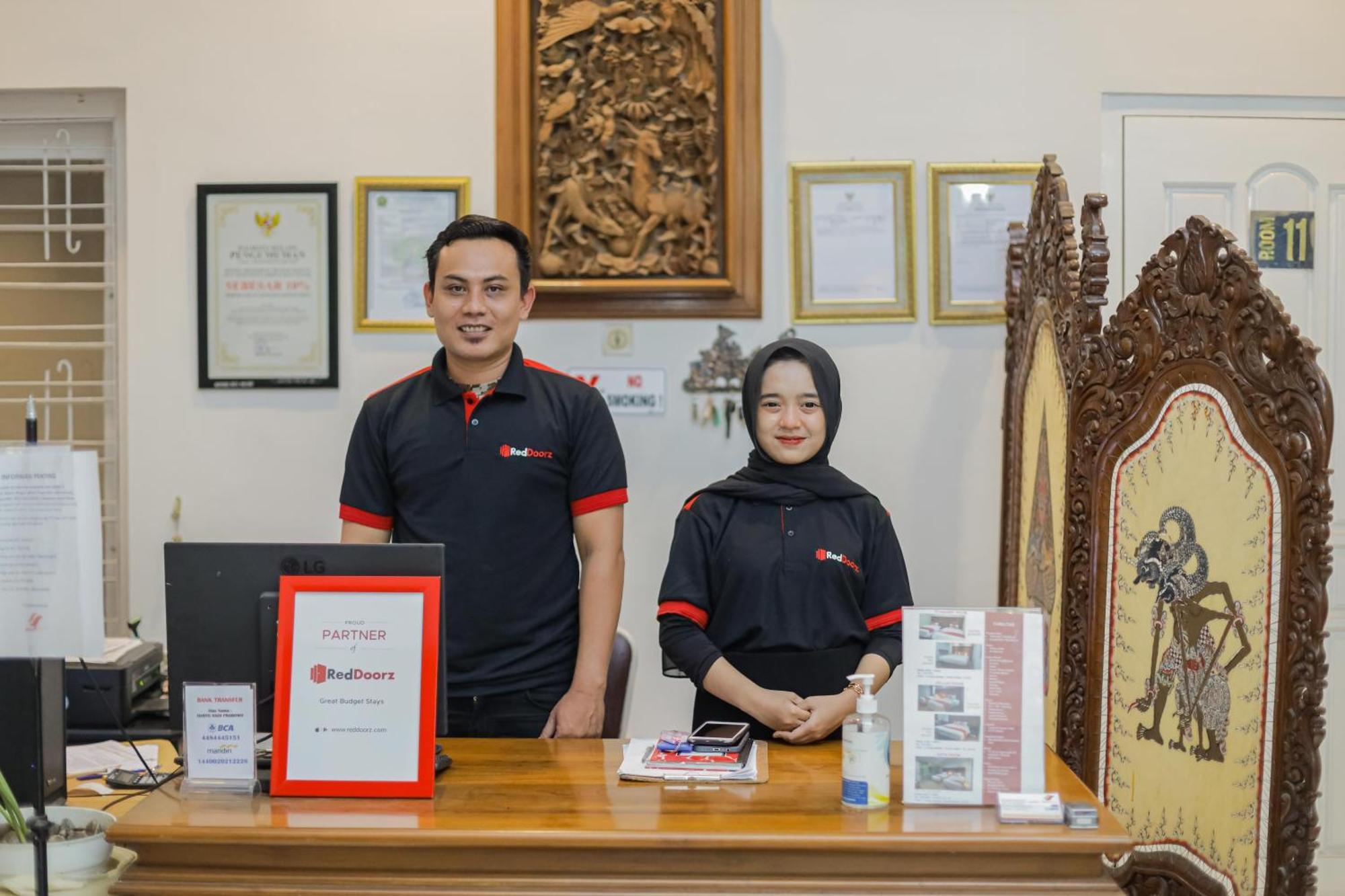 Reddoorz Plus At Swun Stay Raya Langsep Malang Kültér fotó