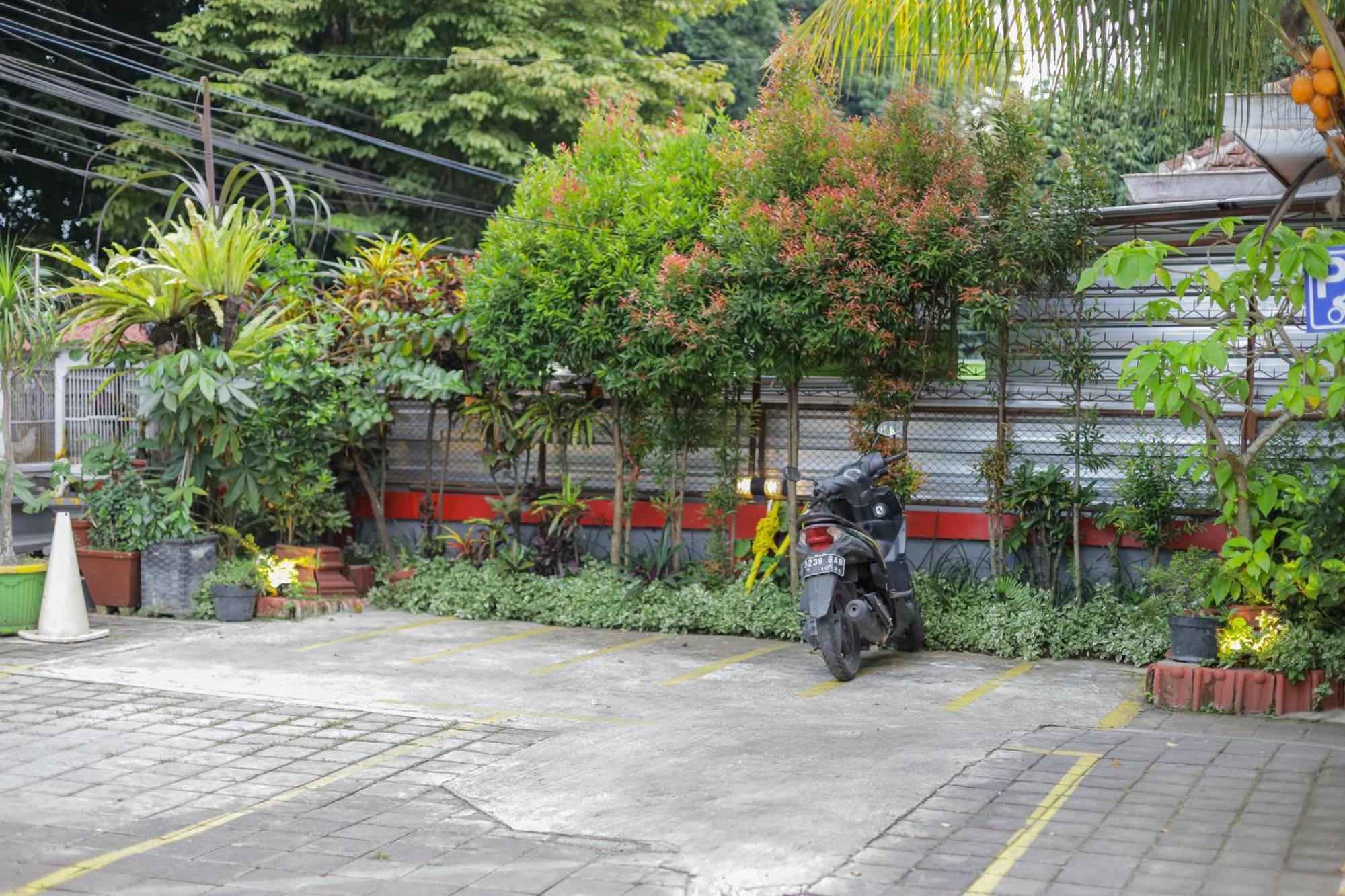 Reddoorz Plus At Swun Stay Raya Langsep Malang Kültér fotó