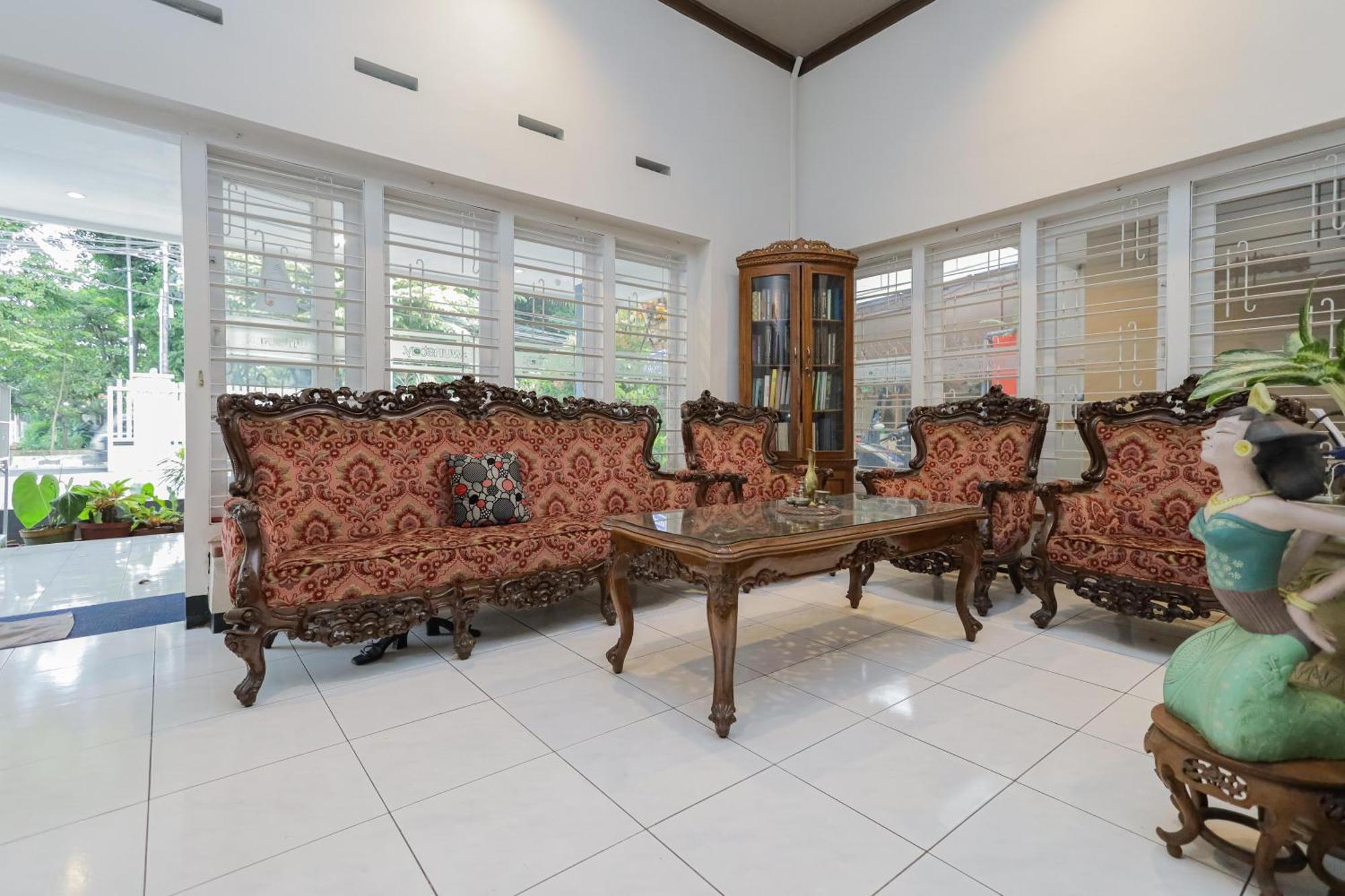 Reddoorz Plus At Swun Stay Raya Langsep Malang Kültér fotó