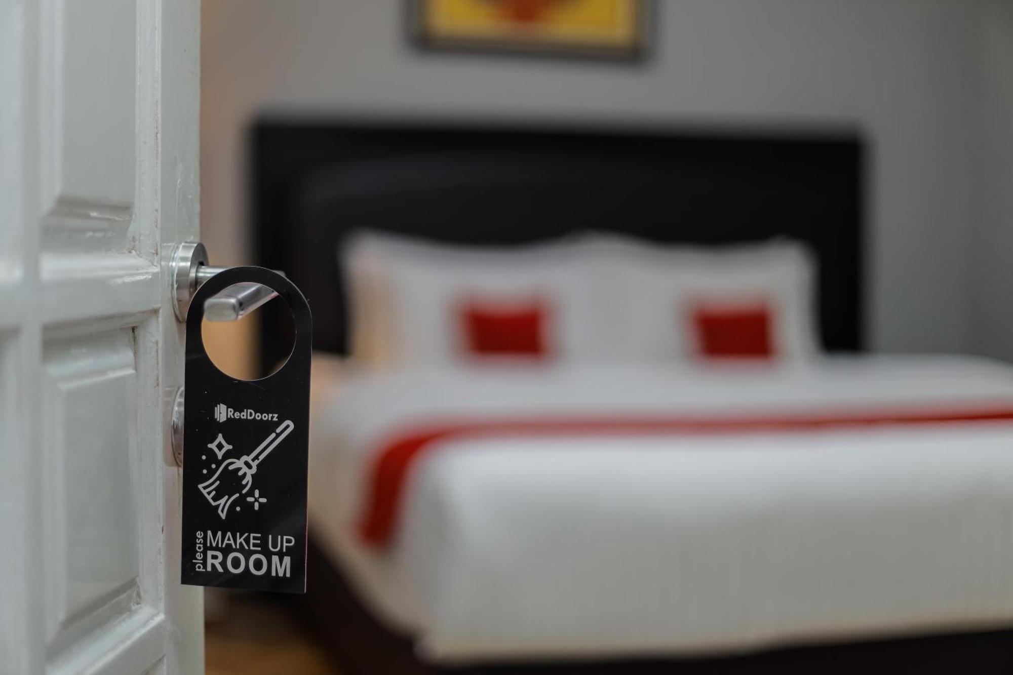 Reddoorz Plus At Swun Stay Raya Langsep Malang Kültér fotó