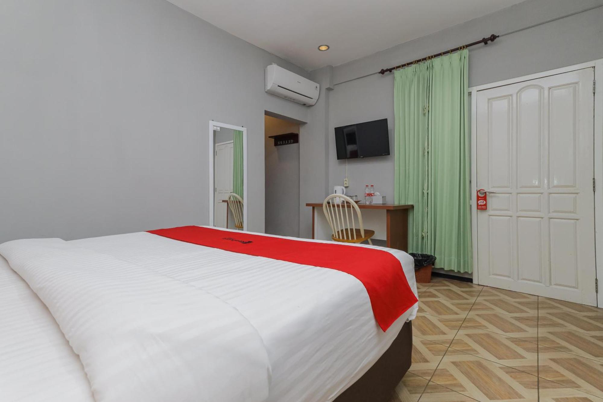 Reddoorz Plus At Swun Stay Raya Langsep Malang Kültér fotó