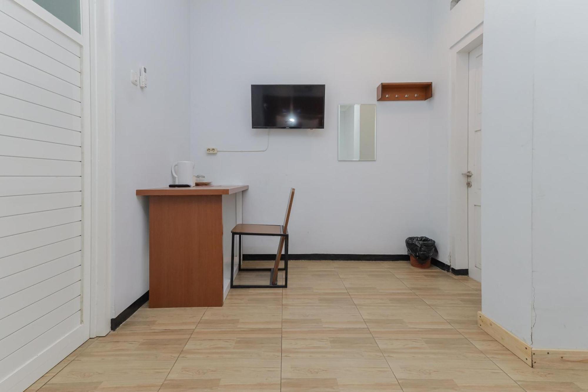Reddoorz Plus At Swun Stay Raya Langsep Malang Kültér fotó