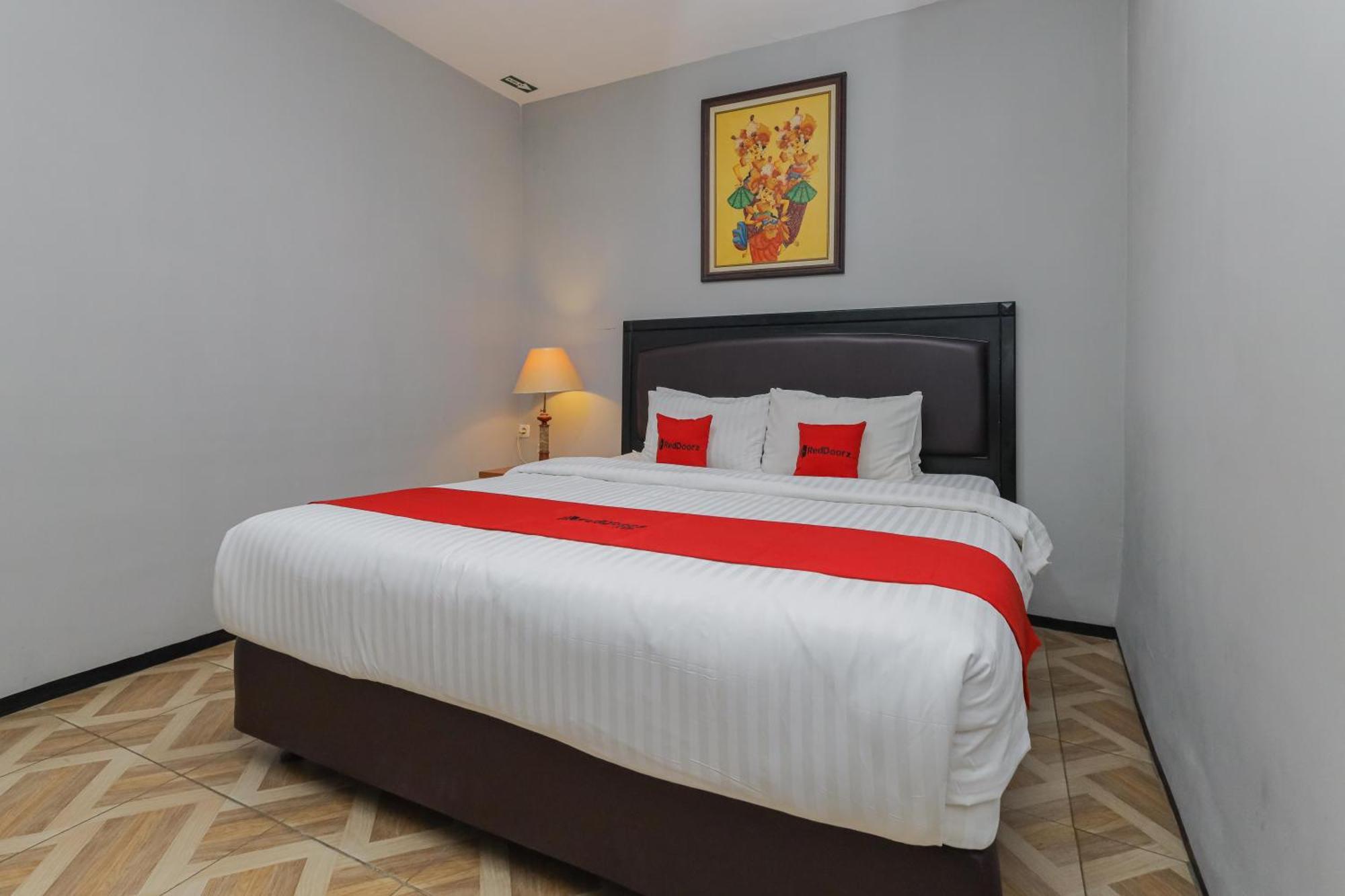 Reddoorz Plus At Swun Stay Raya Langsep Malang Kültér fotó
