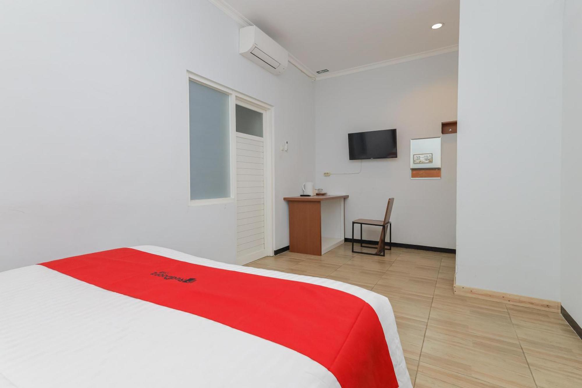 Reddoorz Plus At Swun Stay Raya Langsep Malang Kültér fotó