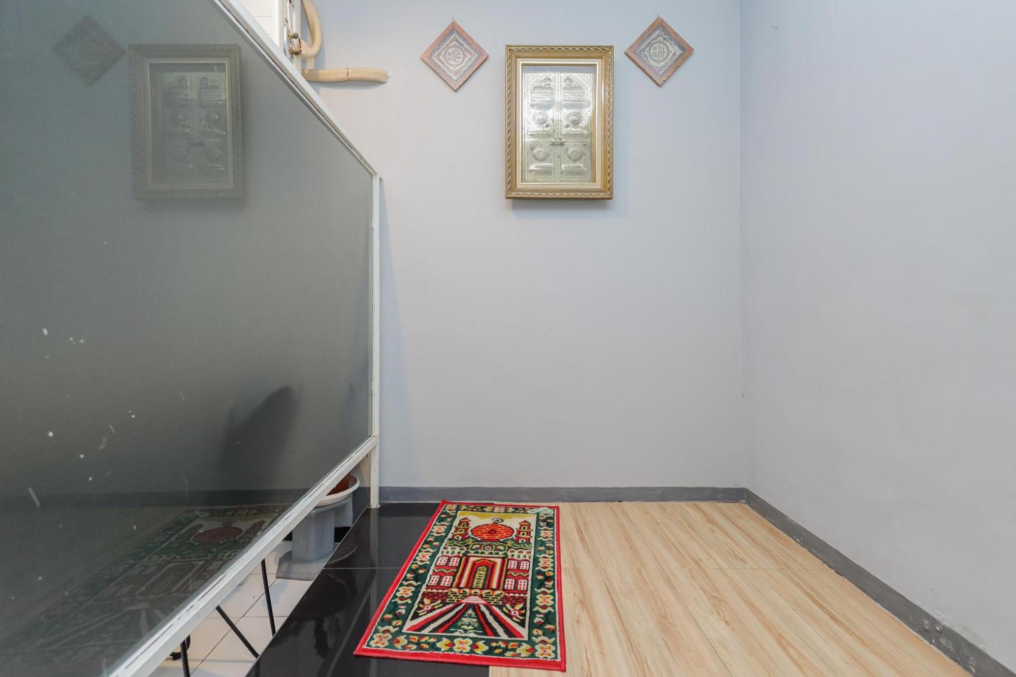 Reddoorz Plus At Swun Stay Raya Langsep Malang Kültér fotó