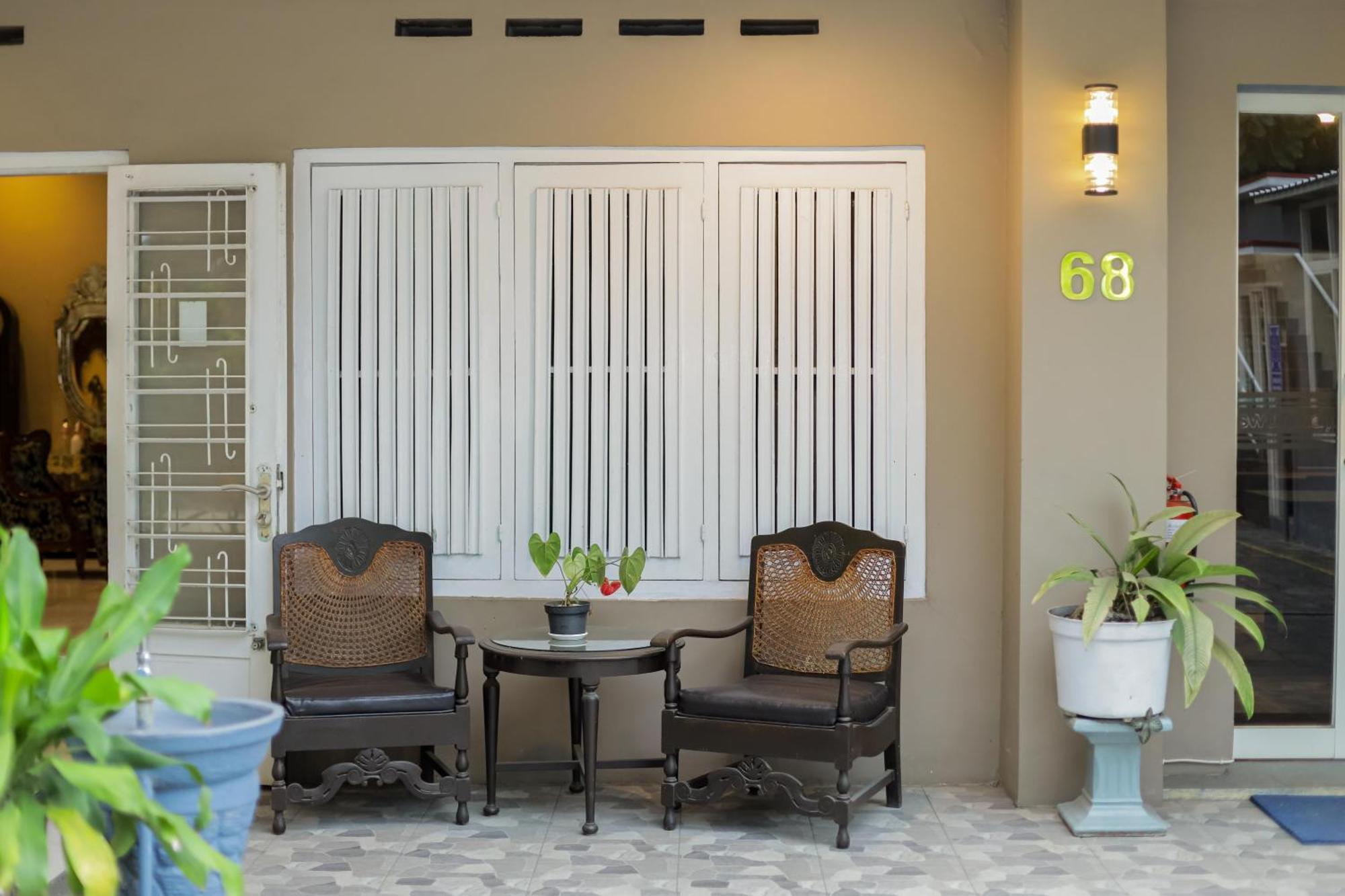 Reddoorz Plus At Swun Stay Raya Langsep Malang Kültér fotó