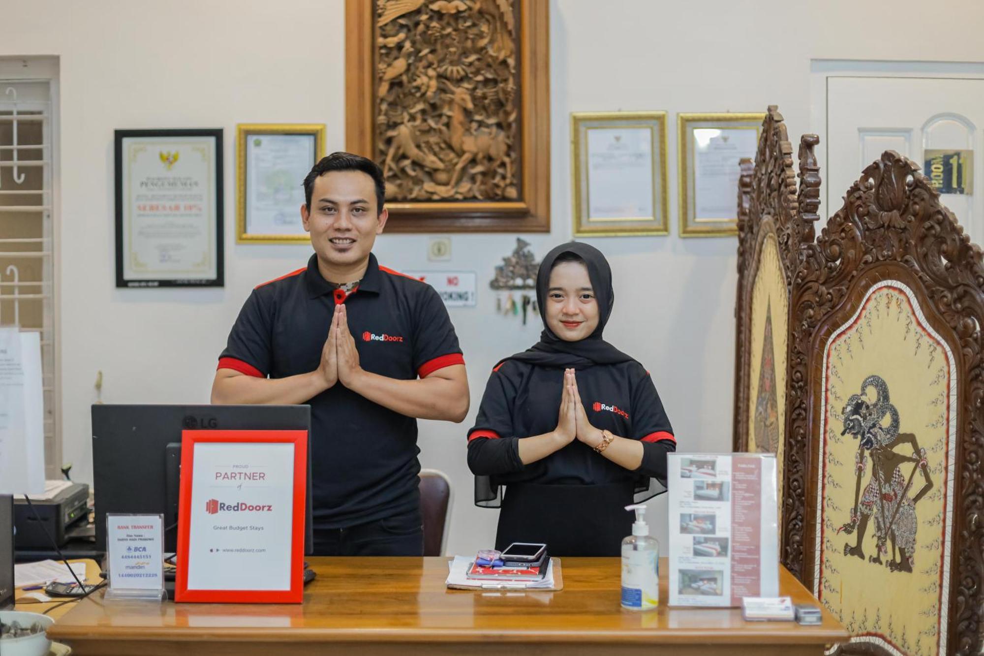 Reddoorz Plus At Swun Stay Raya Langsep Malang Kültér fotó