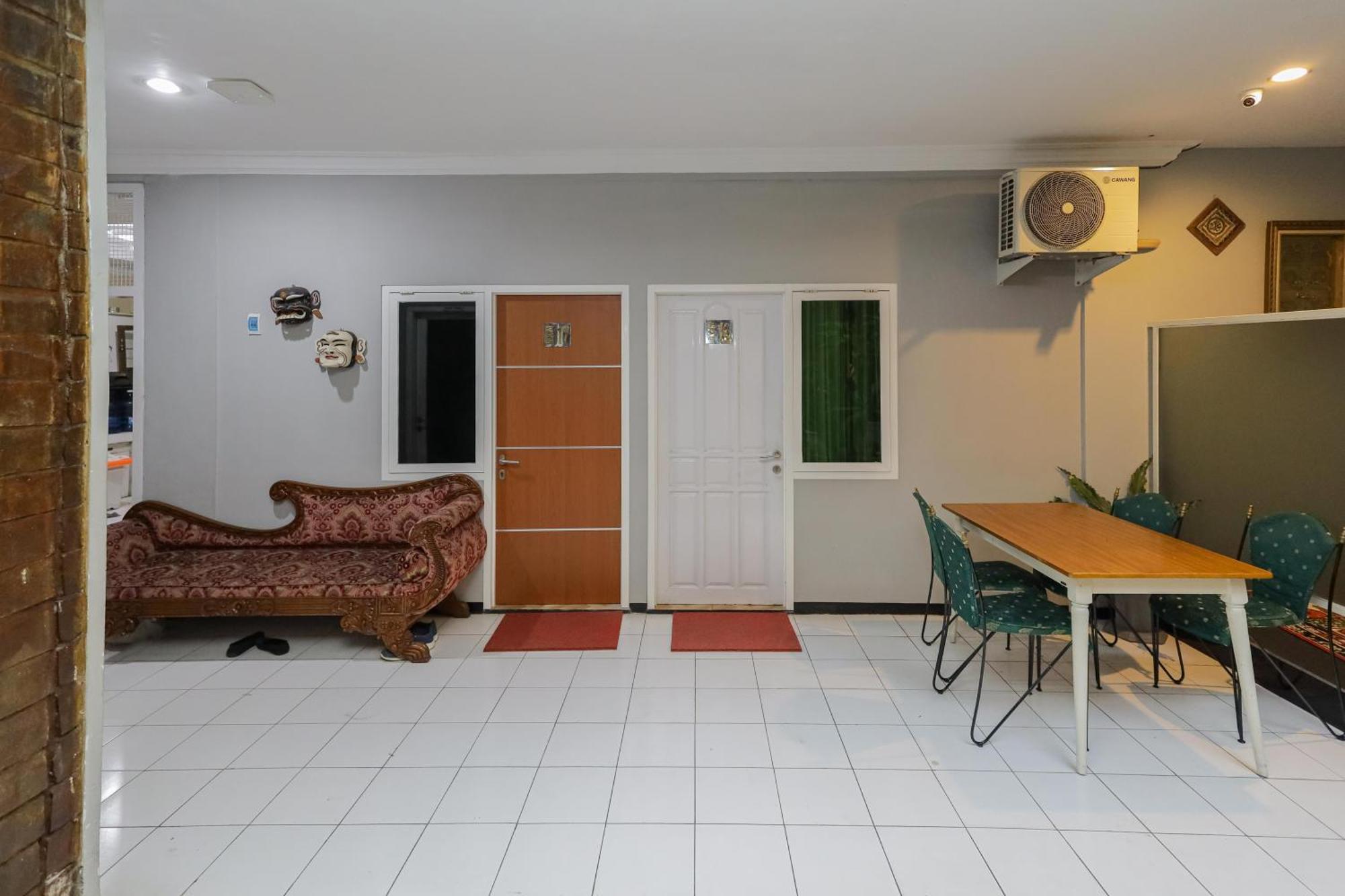 Reddoorz Plus At Swun Stay Raya Langsep Malang Kültér fotó