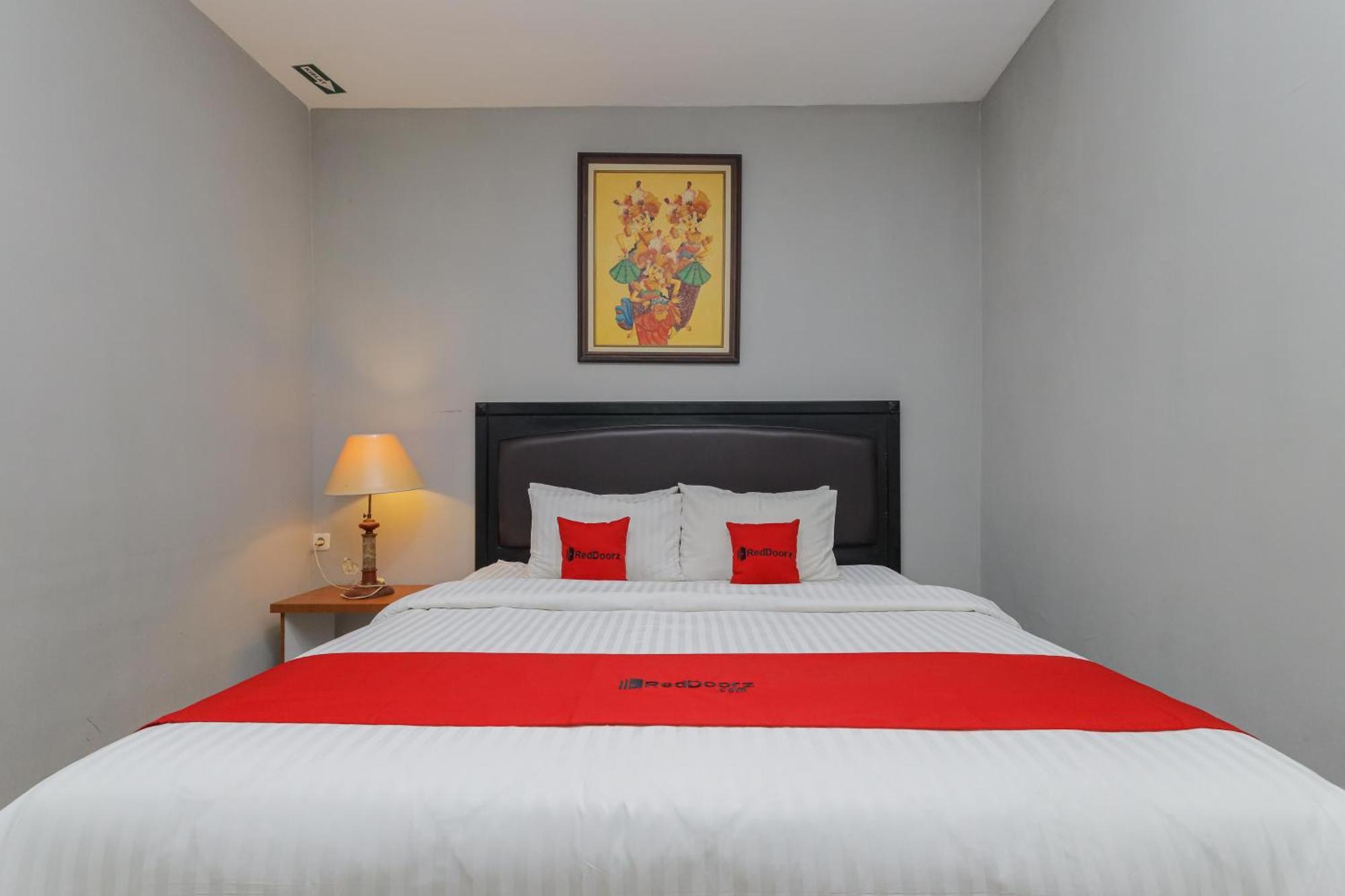 Reddoorz Plus At Swun Stay Raya Langsep Malang Kültér fotó